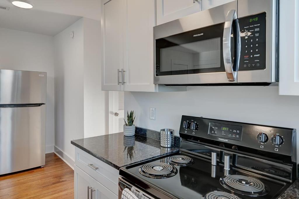 Greatly Located And Elegant 1Br With Parking Apartment Durham Ngoại thất bức ảnh